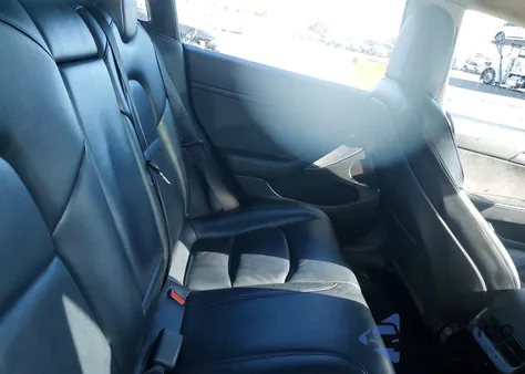 2022 Tesla Model 3 z USA, uszkodzony, nr VIN 5YJ3E1EA7NF304781